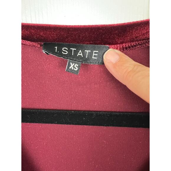 1 State Womens Deep Red Velvet Long Sleeve V-Neck Pullover Shift Dress Size 8 - Picture 2 of 5